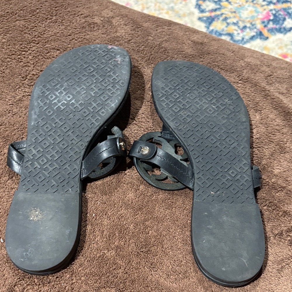 Tory Burch Black Leather Thong Sandals - Picture 9 of 10